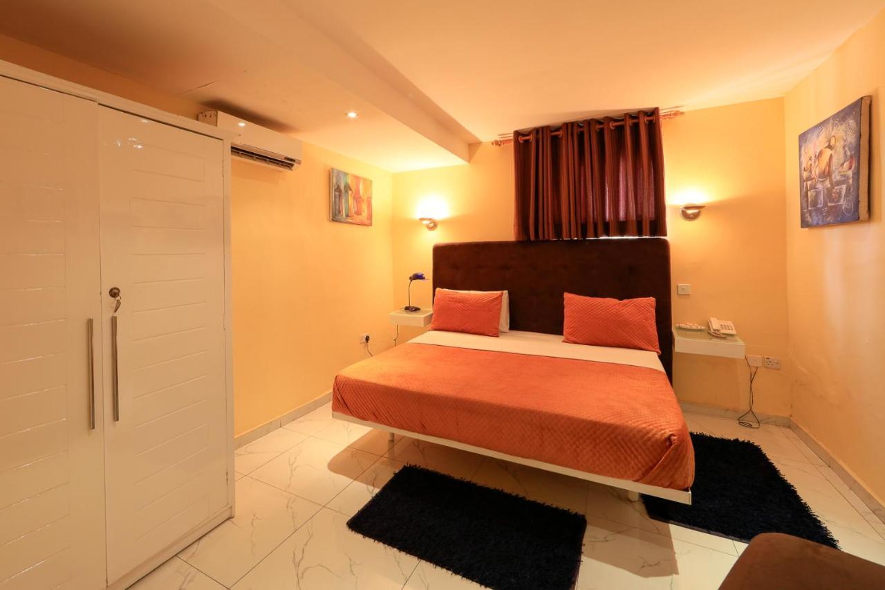Roses Guest House Kumasi Buitenkant foto