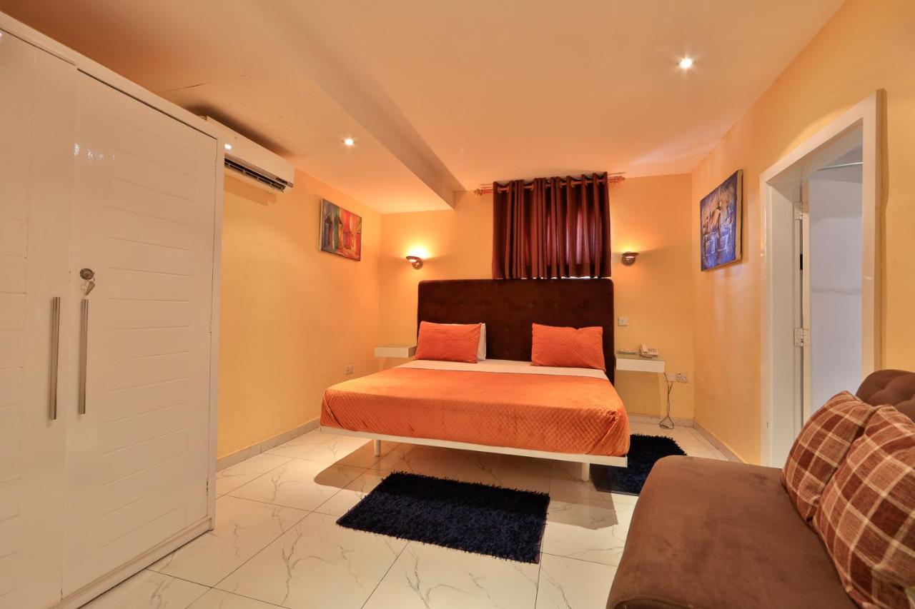 Roses Guest House Kumasi Buitenkant foto