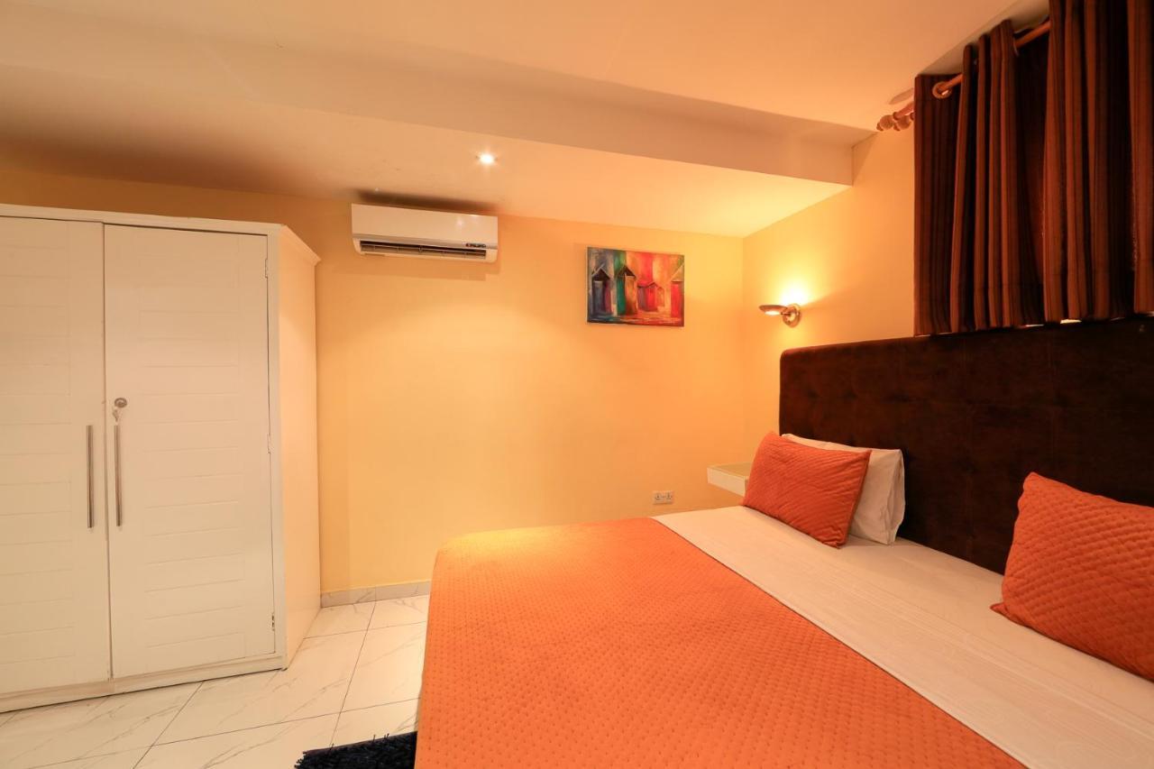 Roses Guest House Kumasi Buitenkant foto