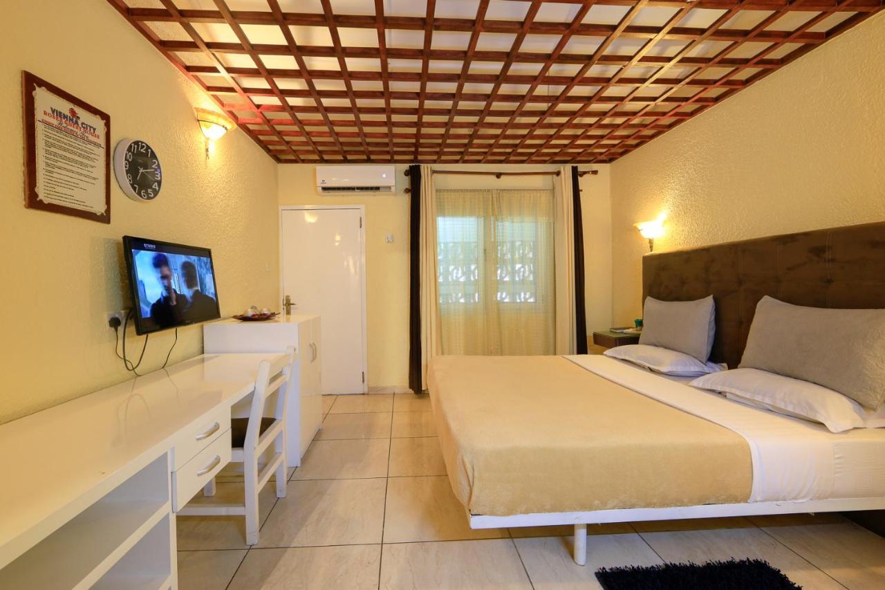 Roses Guest House Kumasi Buitenkant foto