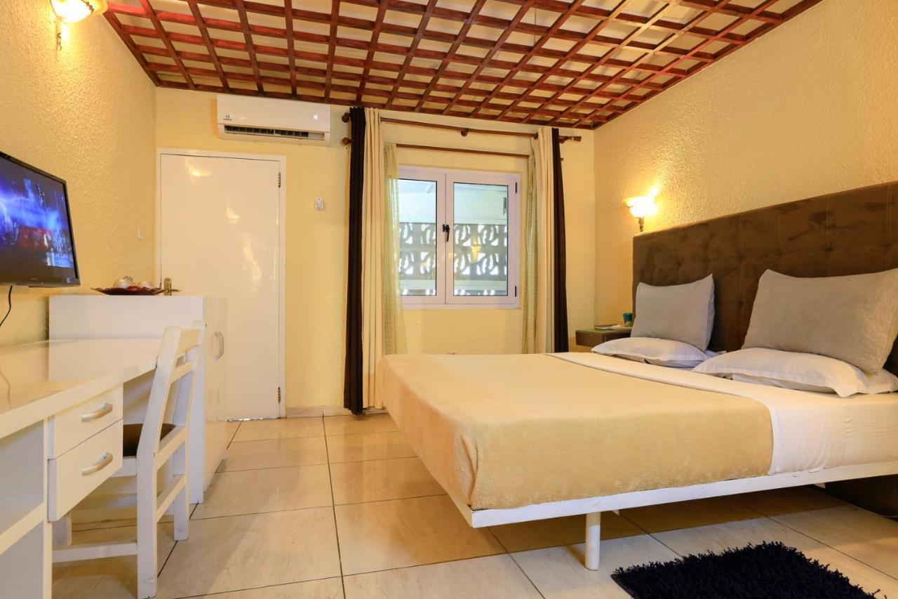 Roses Guest House Kumasi Buitenkant foto