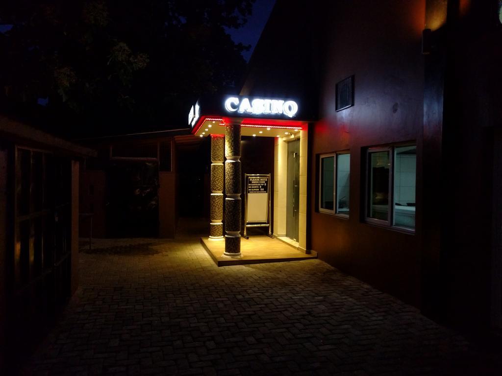 Roses Guest House Kumasi Buitenkant foto
